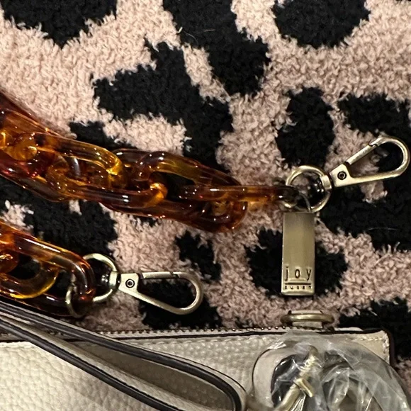 Joy Susan Cream and Olive Clutch Set - Picture 3 of 9